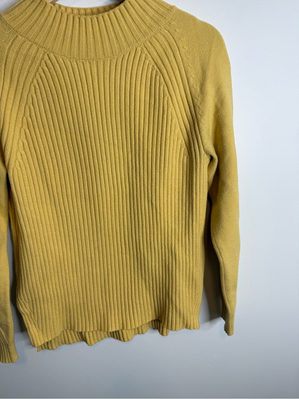 Banana Republic Yellow Ribbed Sweater medium - Picture 3 of 8